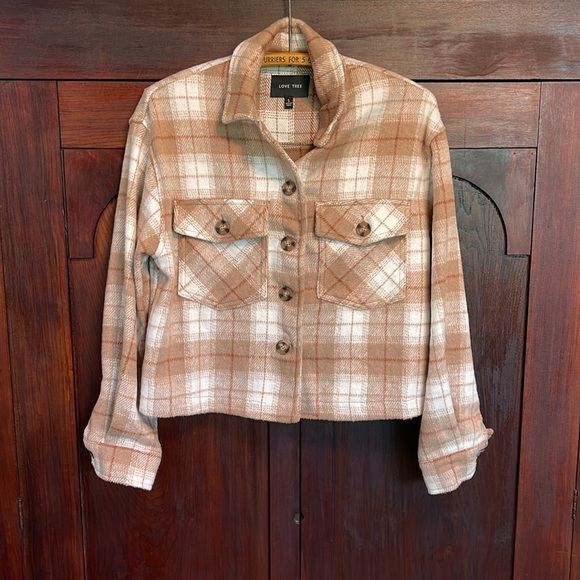 Cute, Like New, Love Tree Short Plaid Shacket Small - Picture 1 of 4